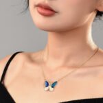 Magnetic Color-Changing Necklace